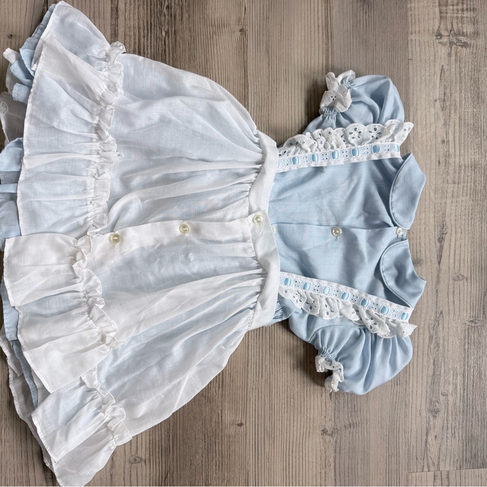 Vintage Bryan Blue and White laced Apron Dress Size 5 USA Made Baby Girl - Picture 4 of 6